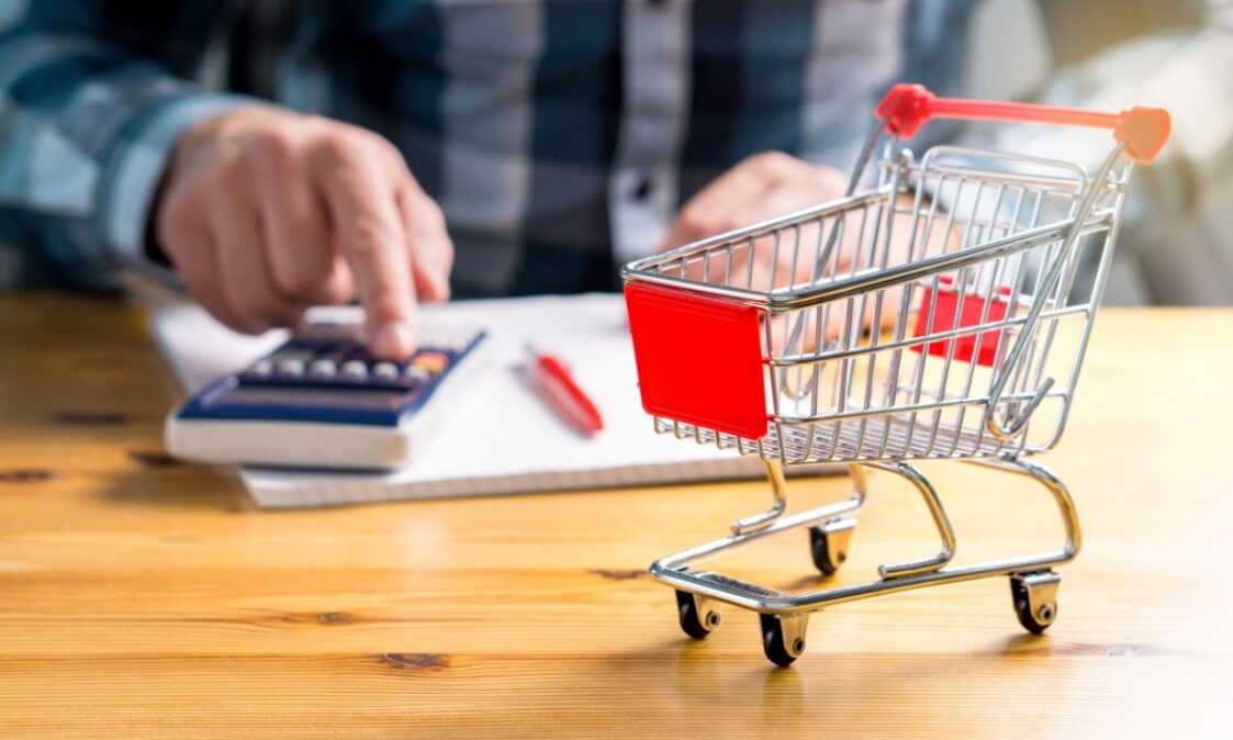 Οι τιμές καλπάζουν, οι μισθοί δεν επαρκούν | Μόνο ο οργανωμένος λαός θα τους σταματήσει