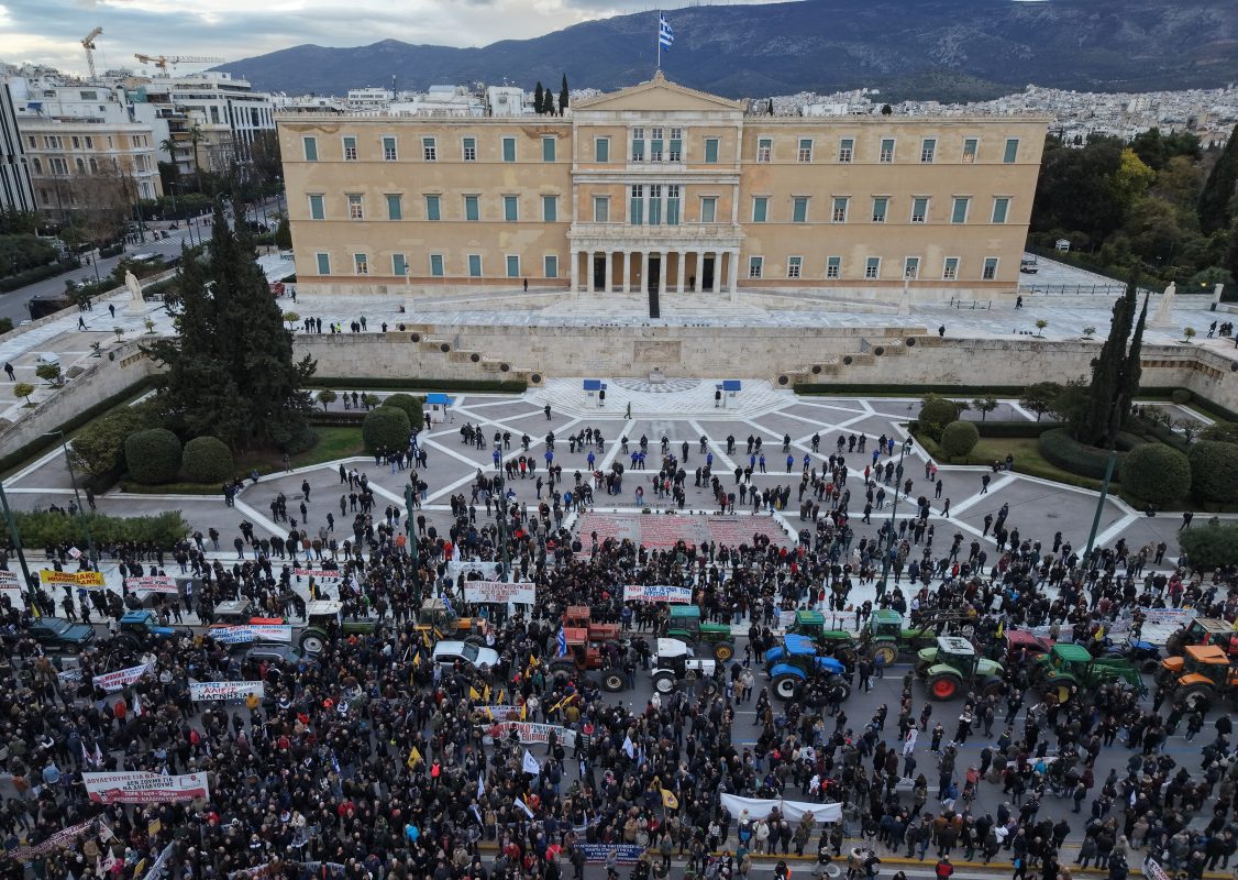 Με νέο νομοσχέδιο για τις Συλλογικές Συμβάσεις Εργασίας, κυβέρνηση – ΣΕΒ – ΓΣΕΕ βαθαίνουν την επίθεση στην εργατική τάξη